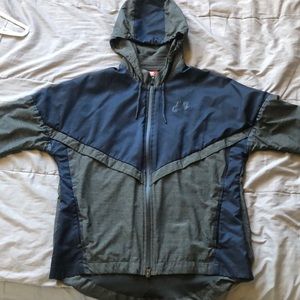 Women’s Nike windbreaker.